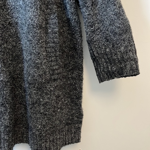 Cozy oversized grey zip-up Tahari cardigan - Picture 3 of 5